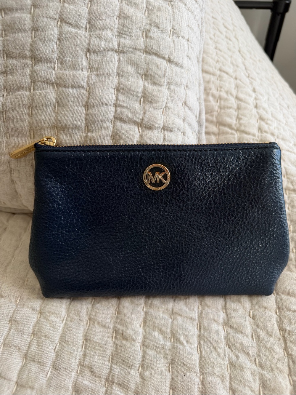Michael Kors FultonNavy Pebbled Leather Zip clutch/Pouch EUC